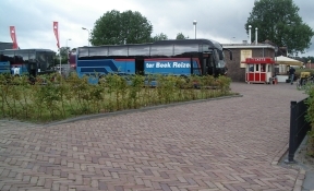 parkeerplaats touringcar rolstoelbus