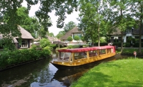 rondvaartboot Giethoorn