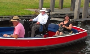 electrische rolstoel sloepvaren Giethoorn